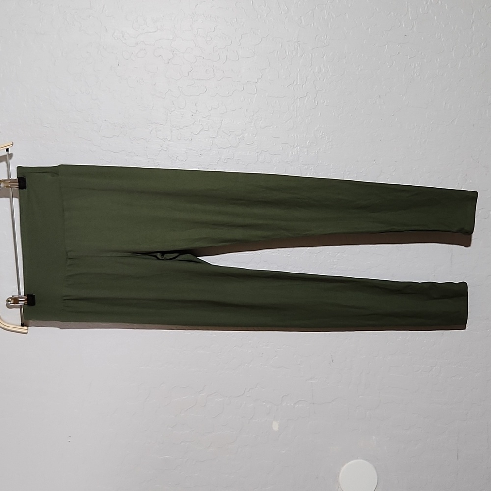 LULAROE LLR OS Solid Olive Green Buttery Soft Legging One Size